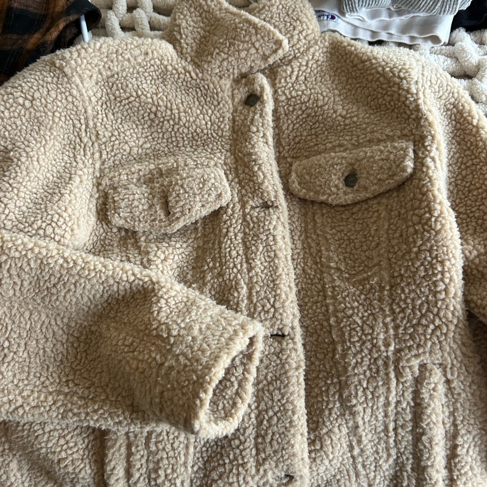 Holister Cozy Cream Sherpa Jacket